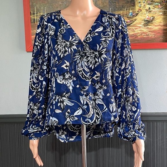 White House Black Market Tops - White House Black Market Blouse SZ - 2
